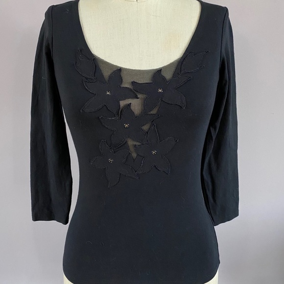 Pretty top with mesh front - Picture 2 of 5